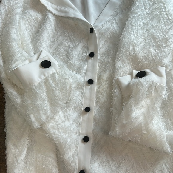 Alfani White fuzzy blouse - Picture 14 of 15